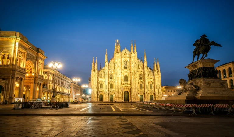La façade du Duomo de Milan