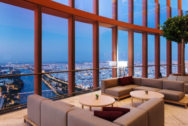 Vue du 37ème étage de l'hôtel Eurostars Torre Seville sur la ville de Séville