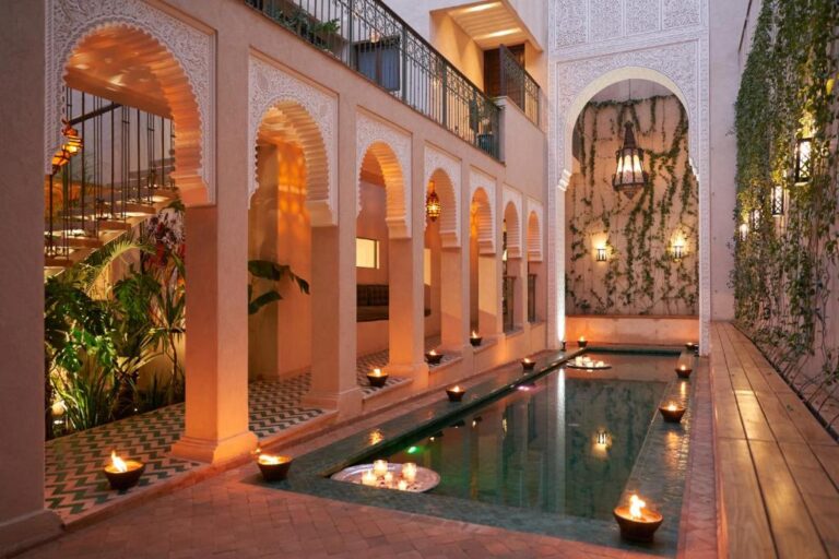 La piscine du Riad IZZA de Marrakech