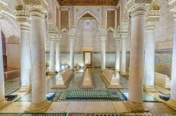 Visite guidée du Palais Bahia, des tombeaux Saadiens, du Souk et de la Médina à Marrakech au Maroc