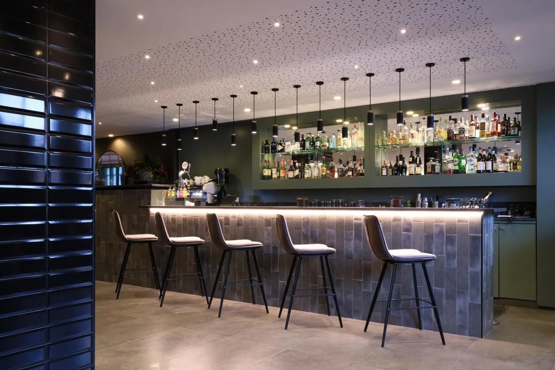 bar-hotel-catalonia-park-guell-barcelone