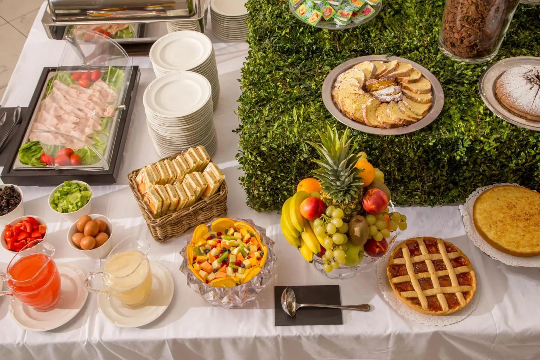 fruits-gateaux-petit-dejeuner-hotel-cristoforo-colombo-rome