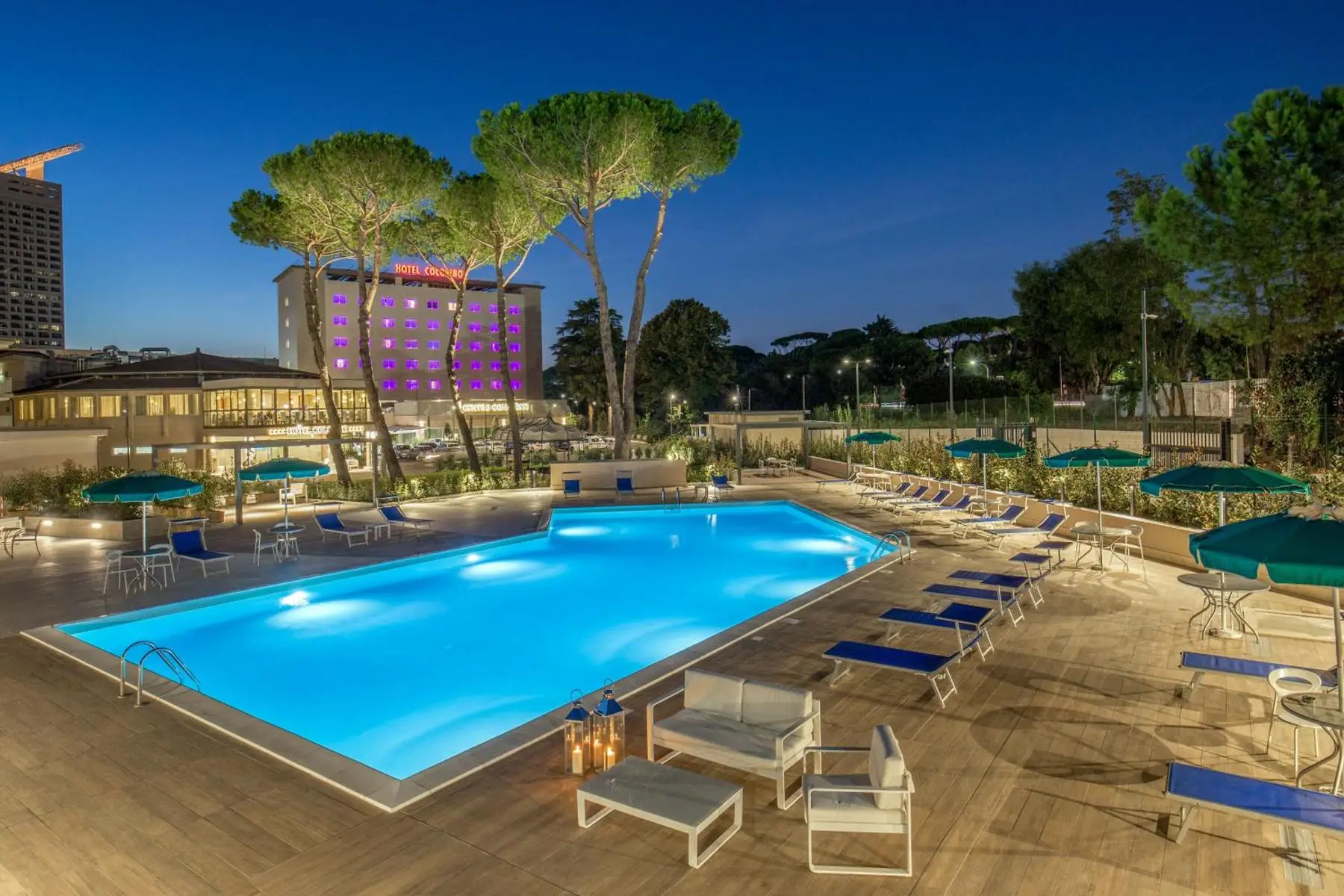 piscine-nuit-hotel-cristoforo-colombo-rome